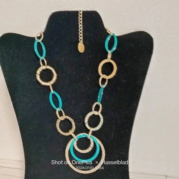 Kistin Davis Teal and Gold Tone Circle Pendants Fashion Statement Necklace - Picture 1 of 7